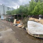 Завал матрасов и мебели