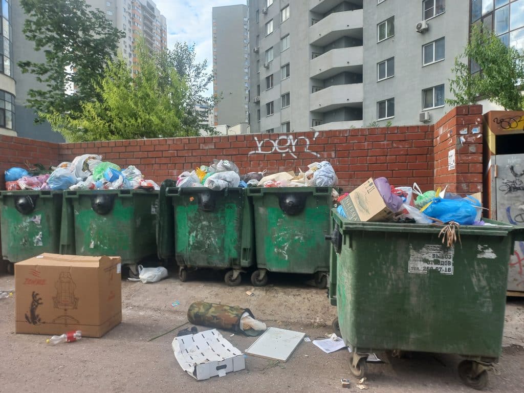 Мусор не вывозят