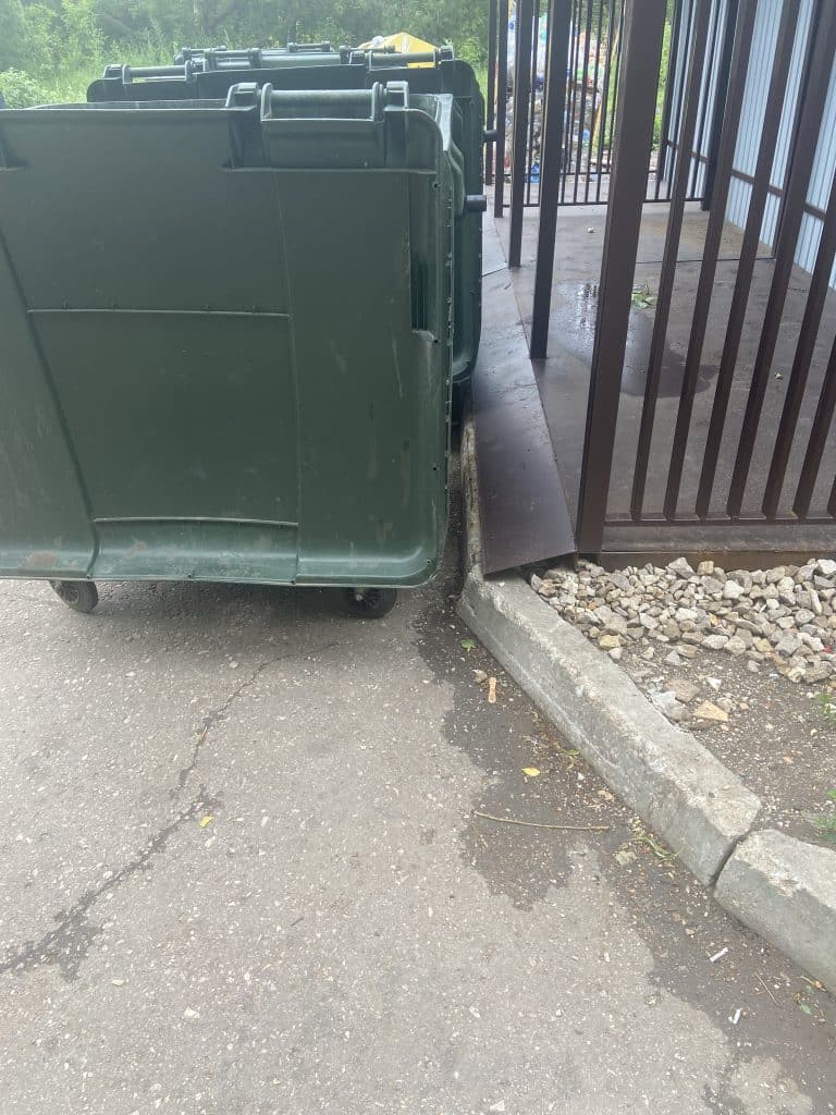 Не качественный ремонт площадки